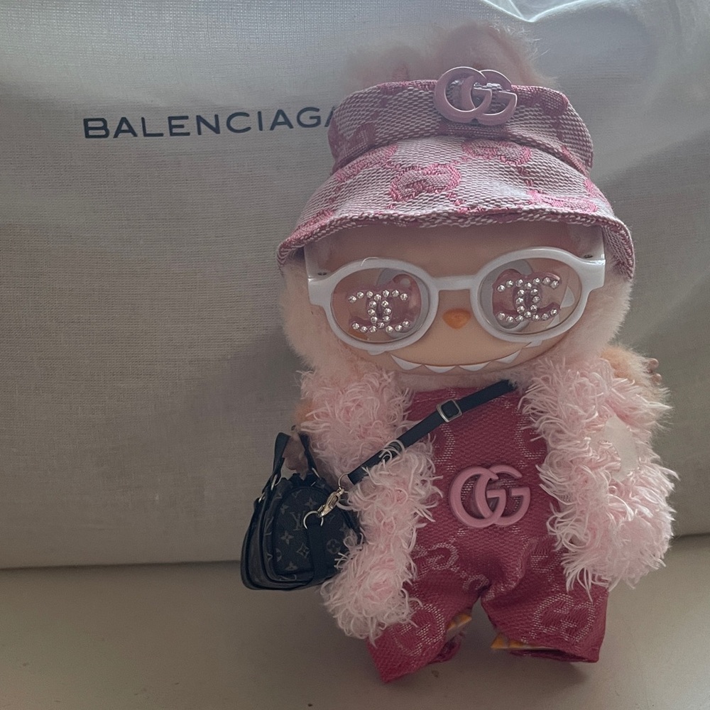 Pink accessorized Laububu monster purse charm